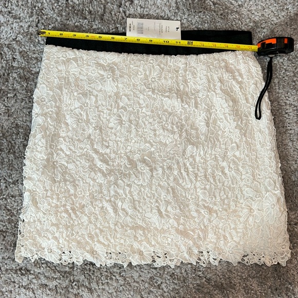 French Connection Lace Mimi Bouquet Skirt NWT Size 12 - Picture 3 of 6